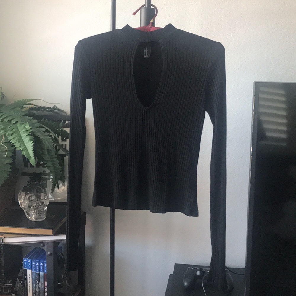 Forever 21 Cut-Out Long Sleeve